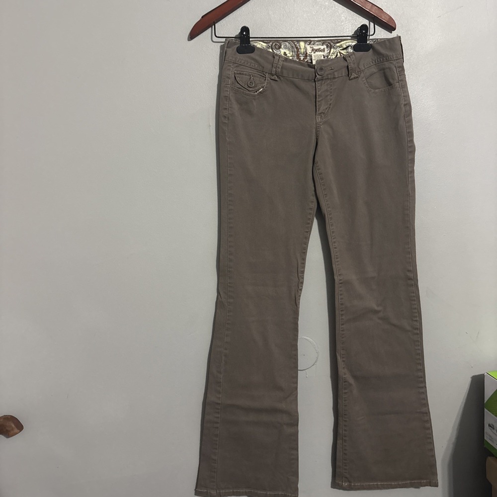 Womens Jezebell Mid Rise Boot Cut Brown Khakis‎ Pants Sz 9 Jeans